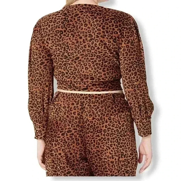 KENDALL + KYLIE Wrap Balloon Sleeve Leopard top - Picture 4 of 4